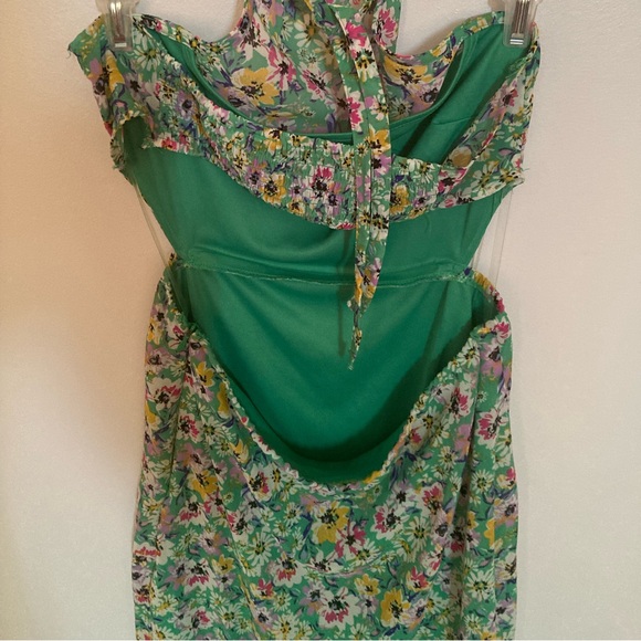 Beautiful light  stylish midi halter dress with 2 slits in front . Super sexy - Picture 2 of 3